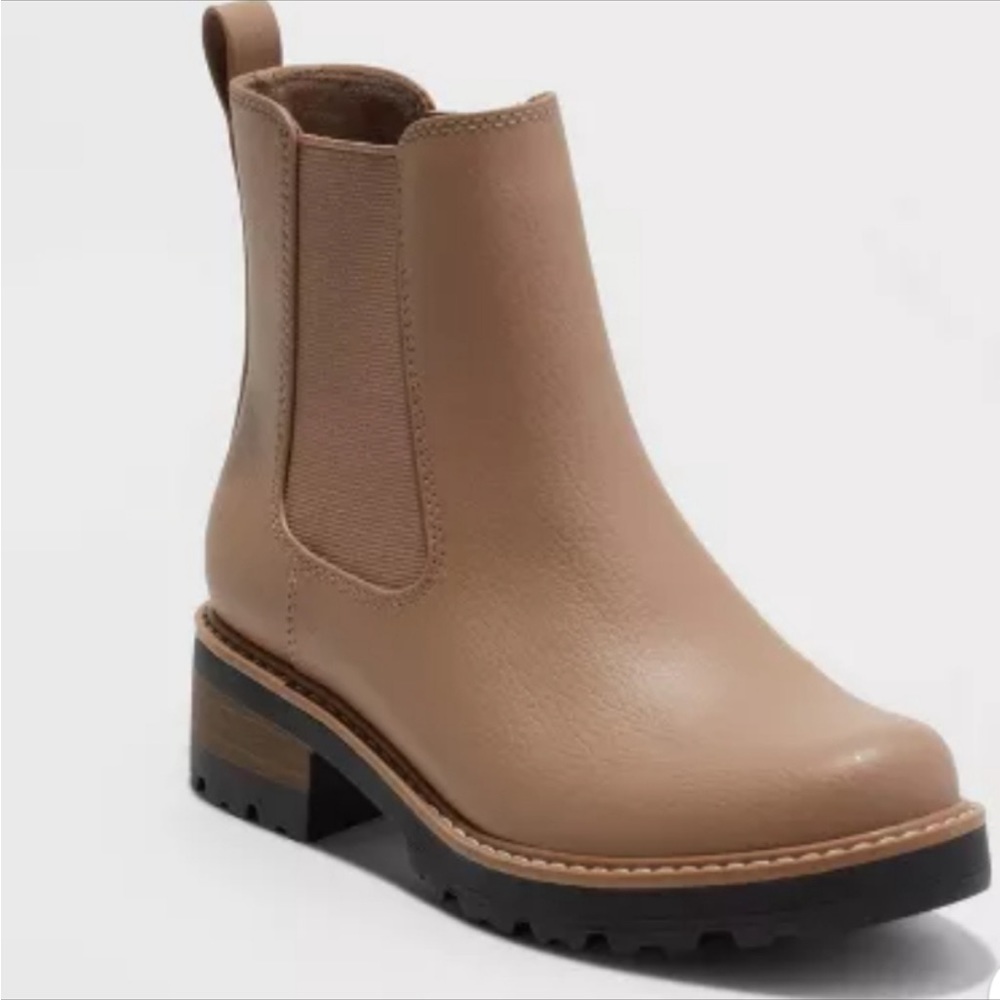 Universal Threads Celina boots size 8w in tan. New in box. Sold out in stores!